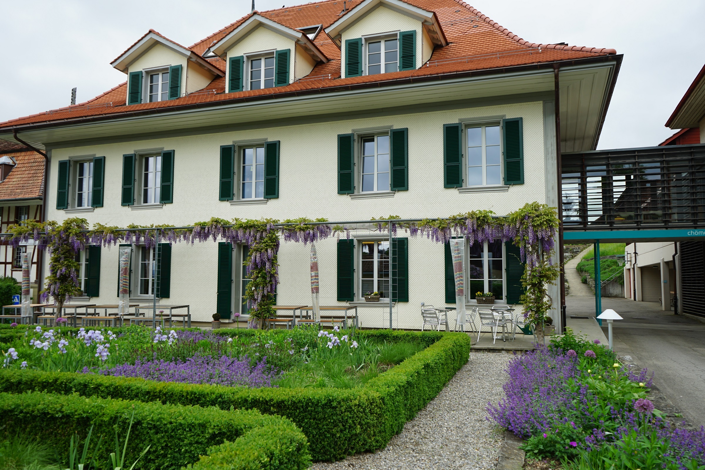 Wir suchen aufgestellte Mitarbeitende